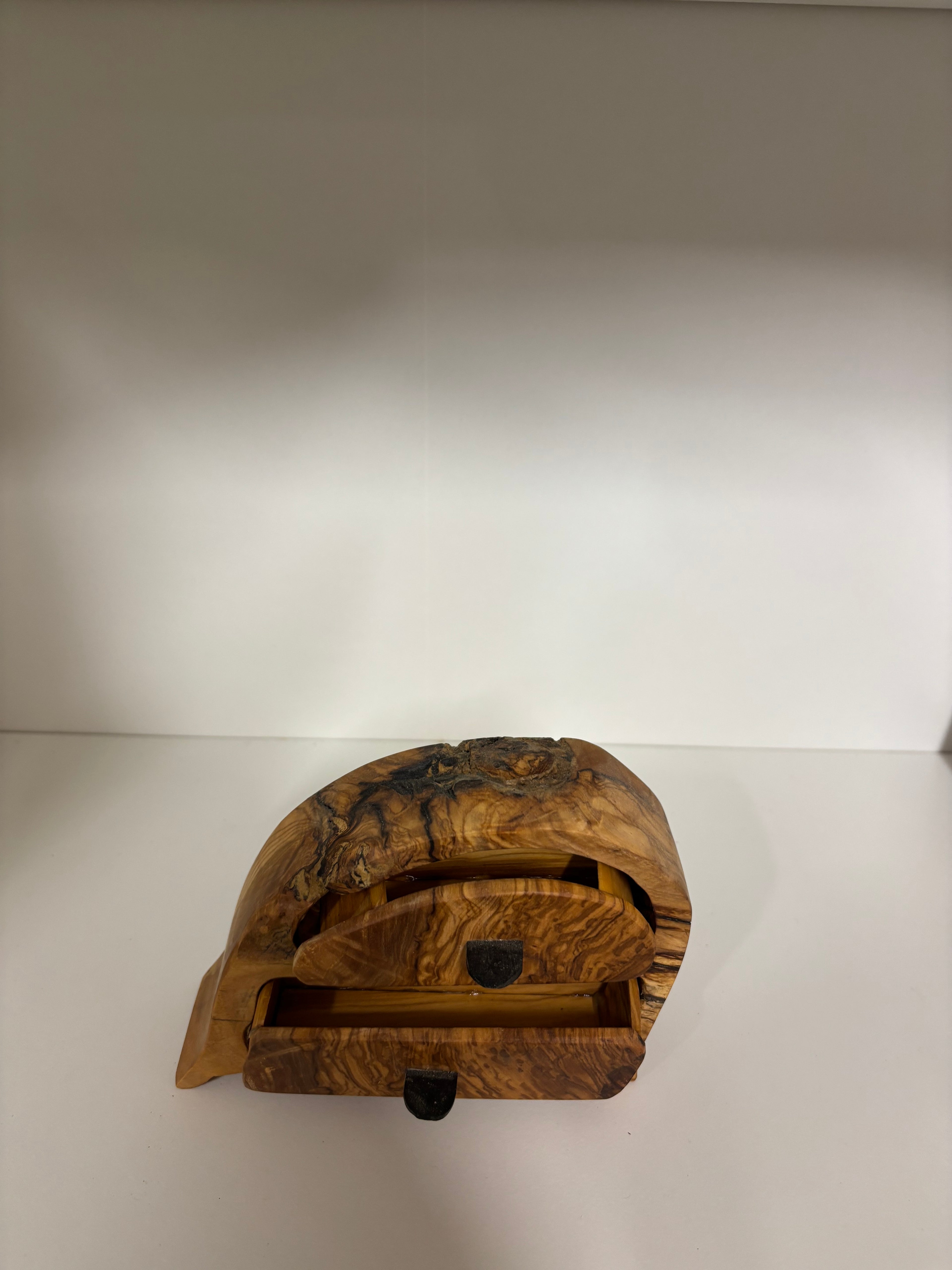 Handgefertigte Schmucktruhe aus Olivenholz
