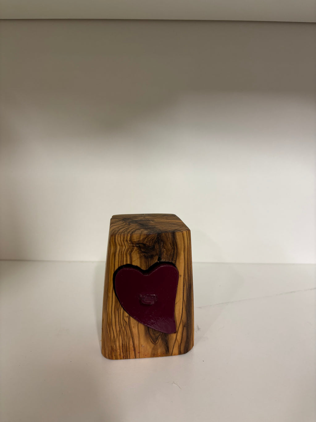 Handgefertigte Schmucktruhe aus Olivenholz