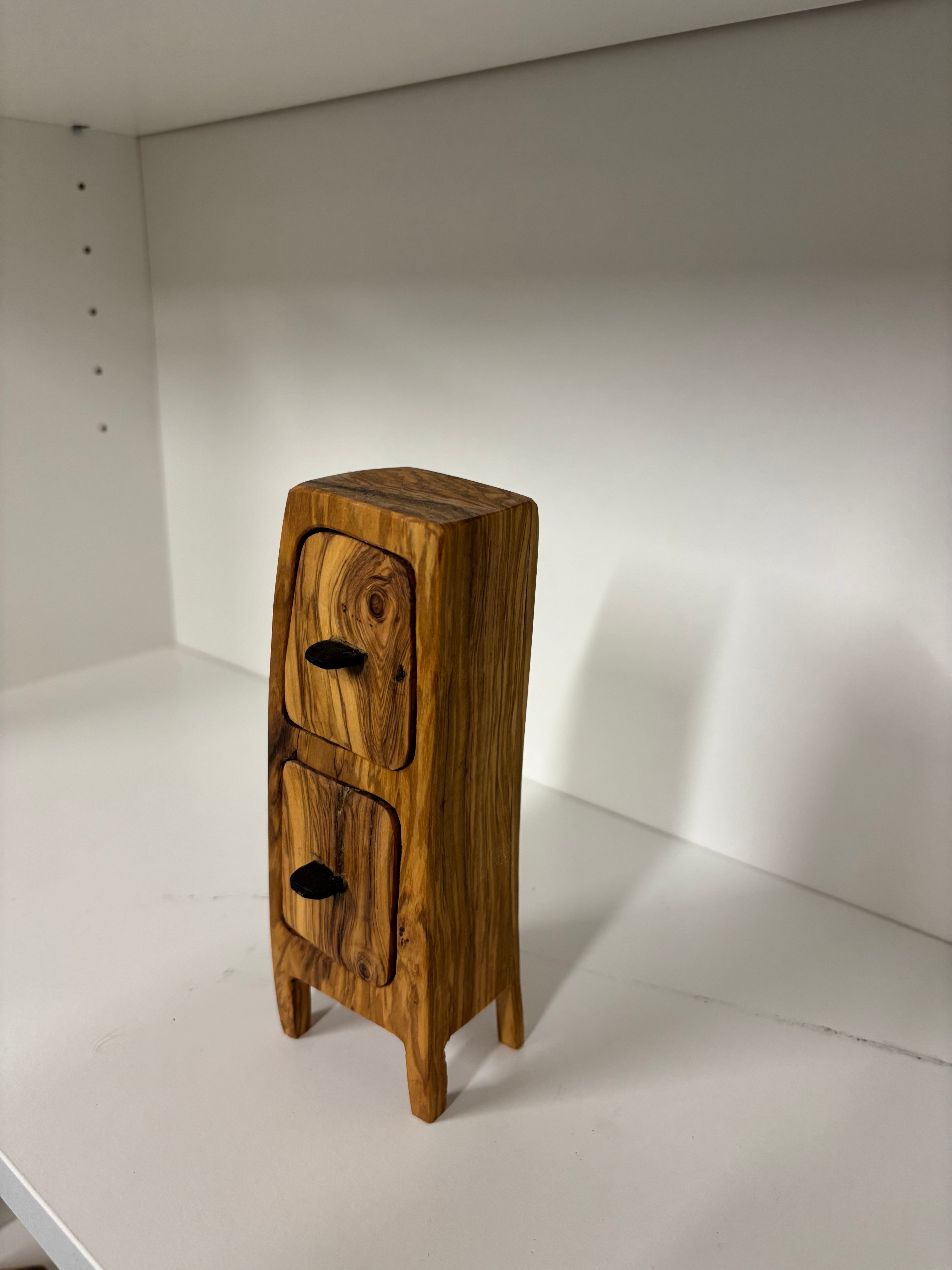 Handgefertigte Schmucktruhe aus Olivenholz